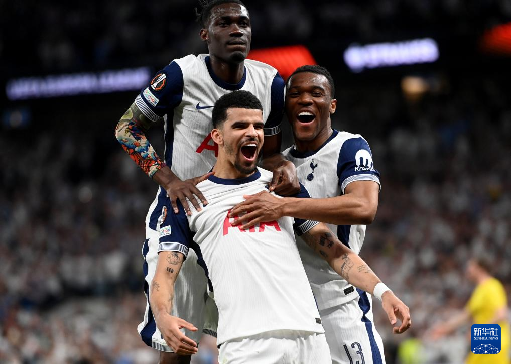 德天空：卢克巴今夏解约金8000万欧，埃贝尔很欣赏他（德媒天空：卢克巴今夏解约条款8000万欧，埃贝尔对其青睐有加）