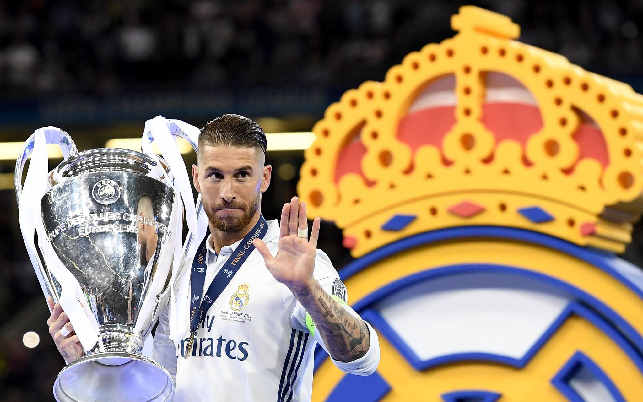 队报：登贝莱抱怨腿筋疼痛，不确定能否首发出战拜仁（队报：登贝莱腿筋不适，出战拜仁首发成疑）