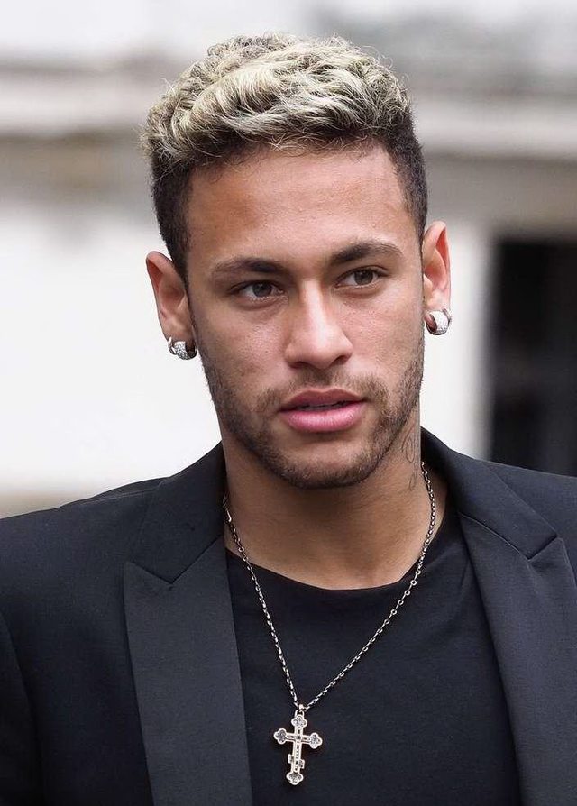 记者：李可并未参加申花赛前合练，明天能否首发存疑（记者：李可缺席申花赛前合练，明日是否首发成疑）