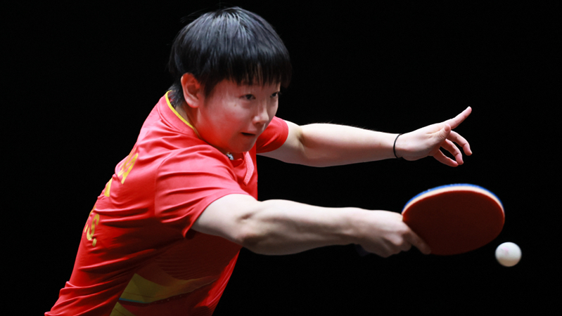 曼联追逐塞梅尼奥：加纳前锋是否准备好迈出下一步？（曼联有意塞梅尼奥：加纳前锋是否已准备迈向更高台阶？）