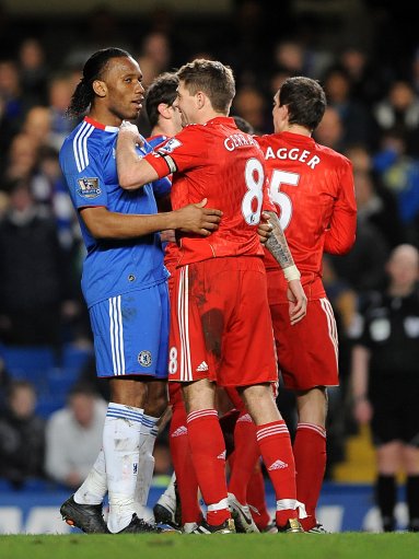 波神&杰伦·约翰逊半场联手31分，得分超全队一半（半场波神与杰伦·约翰逊合砍31分，占球队得分过半）