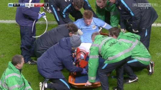 梅西出席梅西杯开幕活动，并与现场小球员们互动（梅西亮相梅西杯开幕式，与现场小球员亲切互动）