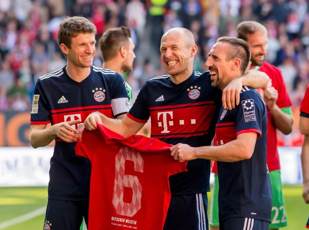 踢球者：巴斯克斯背伤恢复缓慢，理想情况下月底可以复出（踢球者：巴斯克斯背伤恢复不理想，最早有望于月底复出）